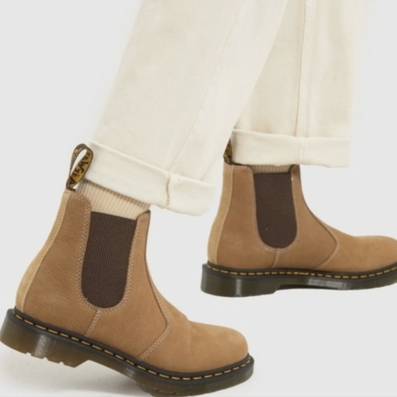 Dr. Martens 2976 Nubuck Chelsea Boots NWOB - Size 7 - Picture 2 of 16